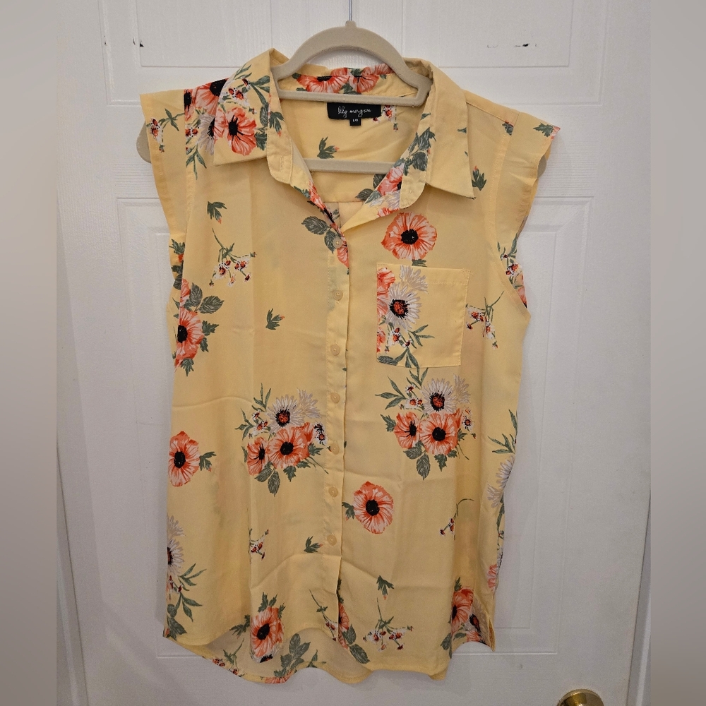 Large Yellow Lightweight Floral Women's Sleevelss Vutton Down Top Blouse